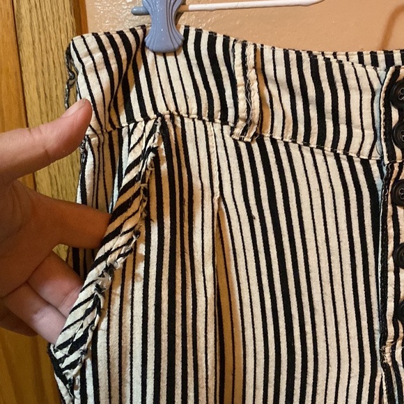 FREE PEOPLE size 6 pants NWOTS (well, plastic tags remain but no paper tag). - Picture 2 of 7